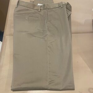 - Men's classic Dockers flat front 34x34